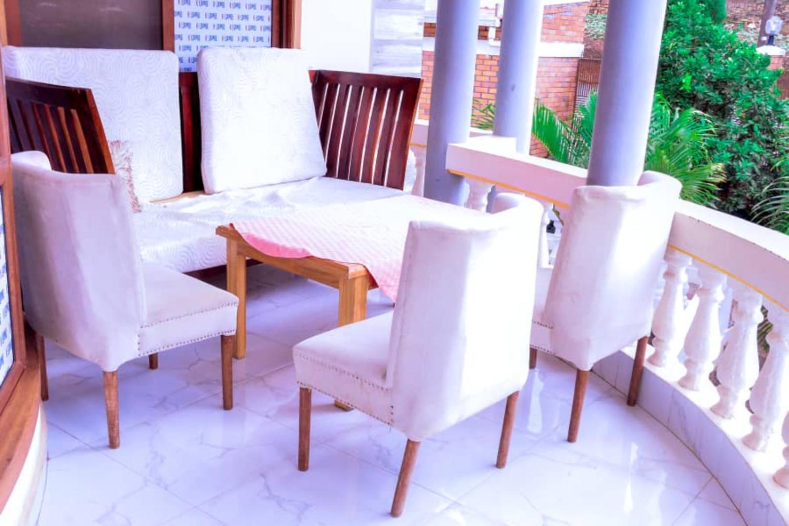 The Keza Hotel And Apartments Kigali Esterno foto